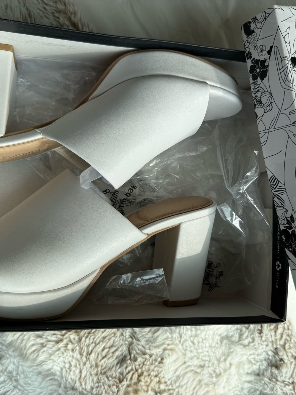 Chinese Laundry White Block Heel Slide Mules
